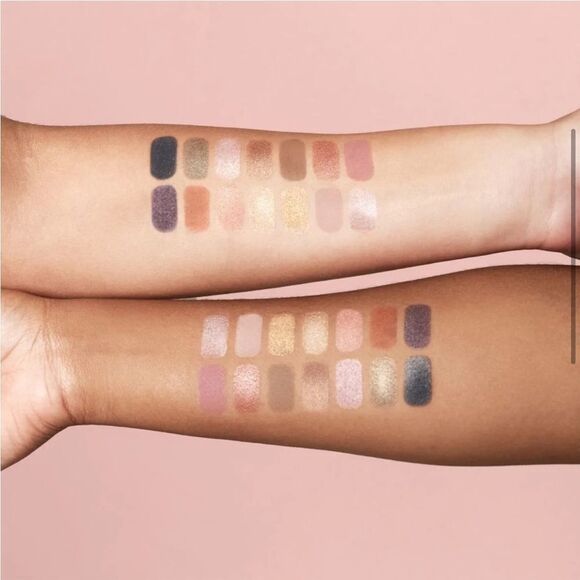 Best Dressed Lids Eyeshadow Palette - Picture 3 of 9